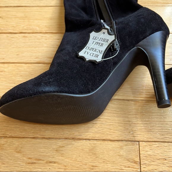 NWOT Black suede over the knee boat - Picture 2 of 3